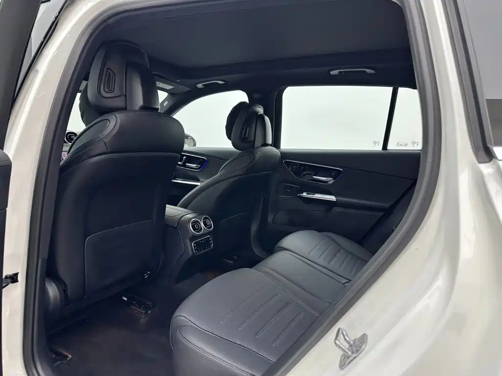 Mercedes-Benz GLC 2023 Facelift 260 L 4MATIC Dynamic Edition 5-Door