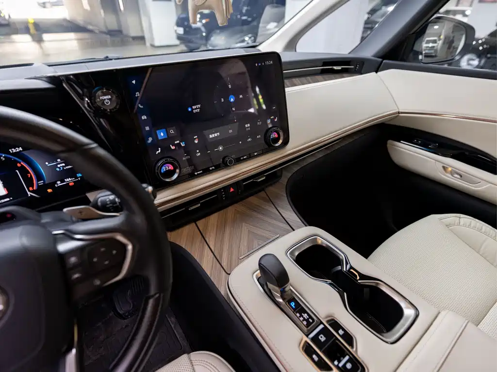 Lexus LM 2023 350h 7-Seat Grandeur Edition