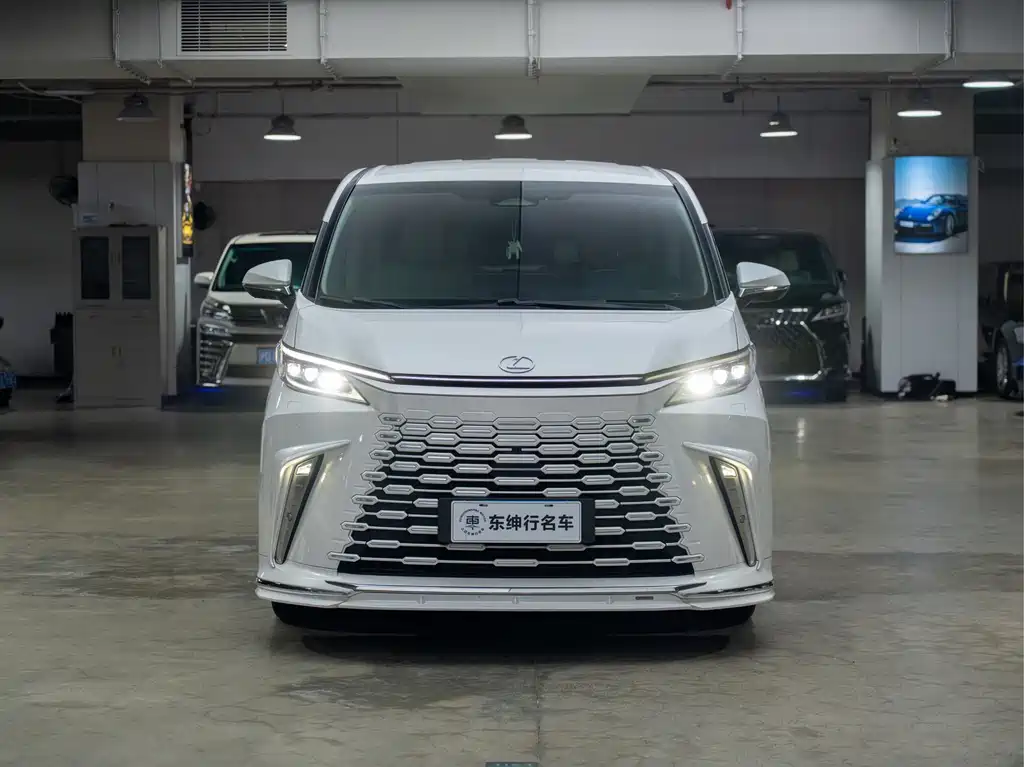 Lexus LM 2023 350h 7-Seat Grandeur Edition