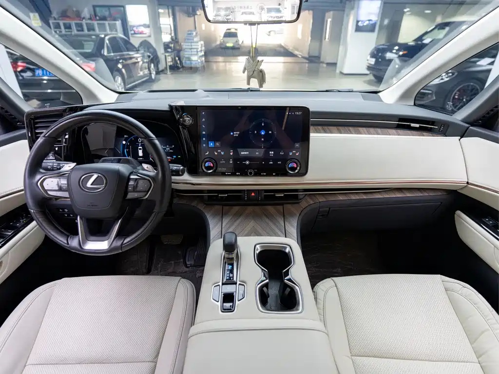 Lexus LM 2023 350h 7-Seat Grandeur Edition