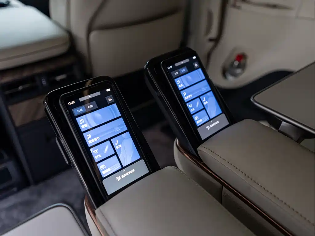 Lexus LM 2023 350h 7-Seat Grandeur Edition