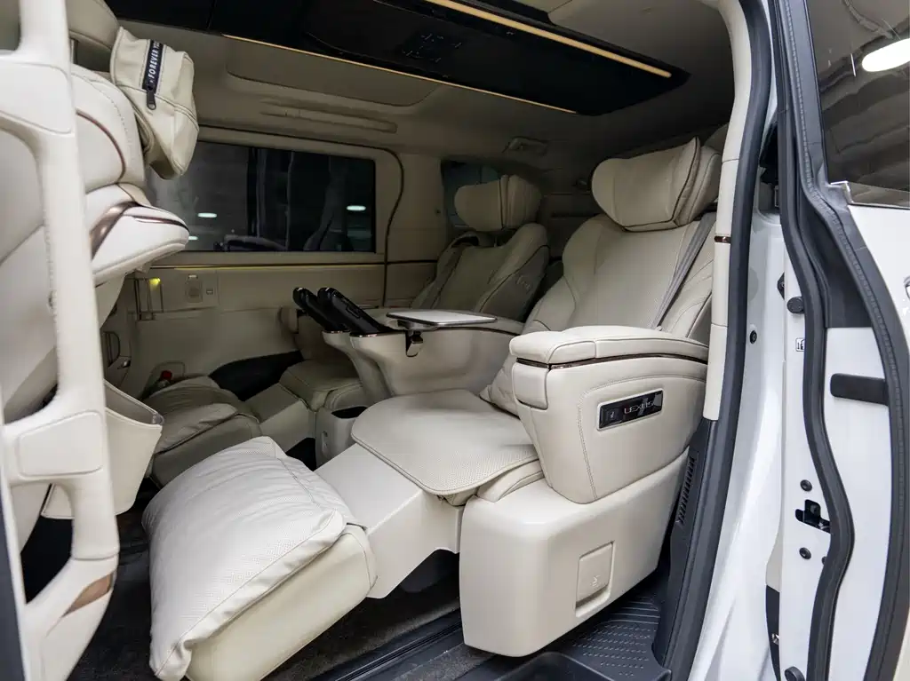 Lexus LM 2023 350h 7-Seat Grandeur Edition