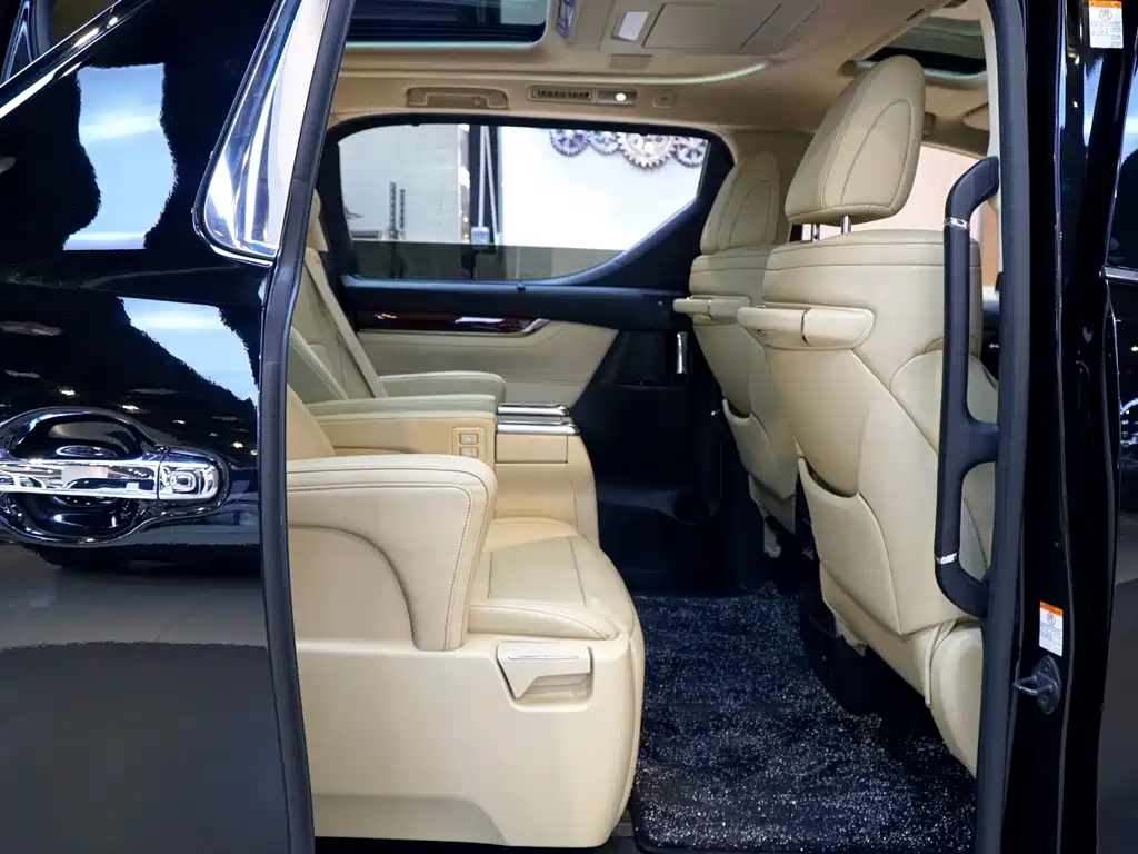 Alphard 2015 Luxury Edition