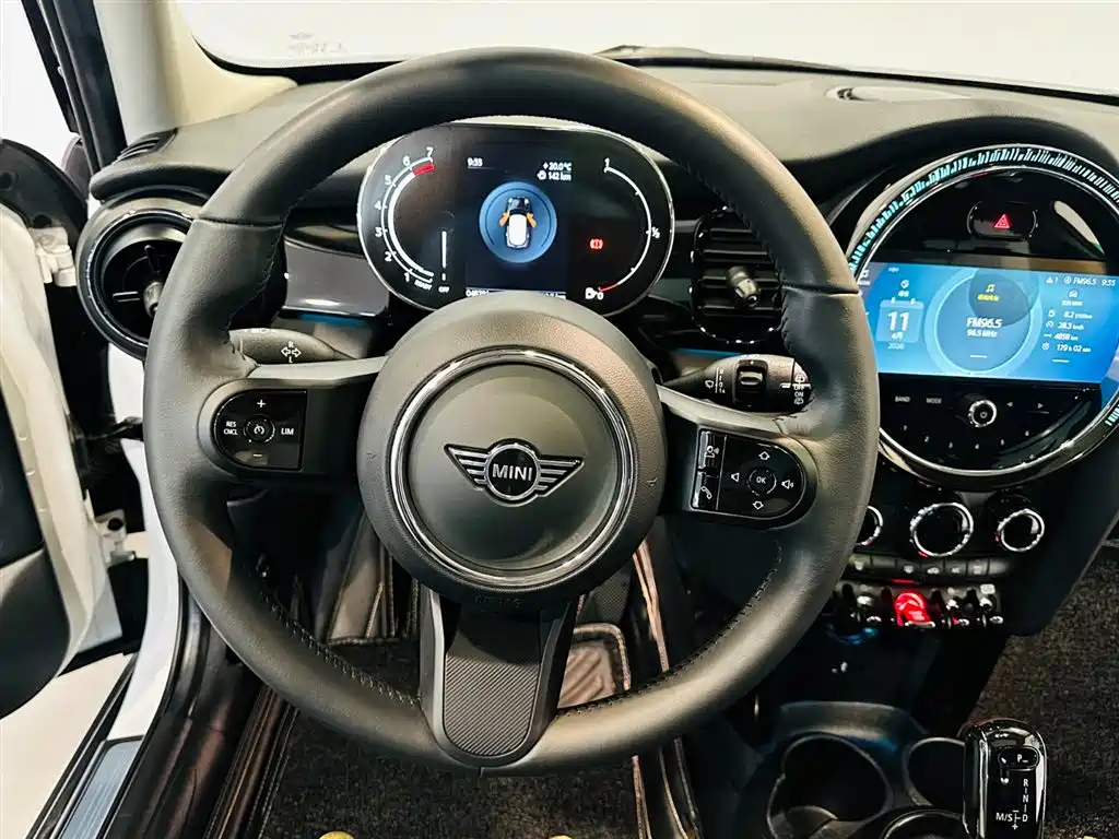2023 MINI Cooper Artist 5-Door Edition