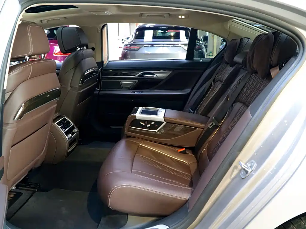 BMW 7 Series 2021 730Li Luxury Package