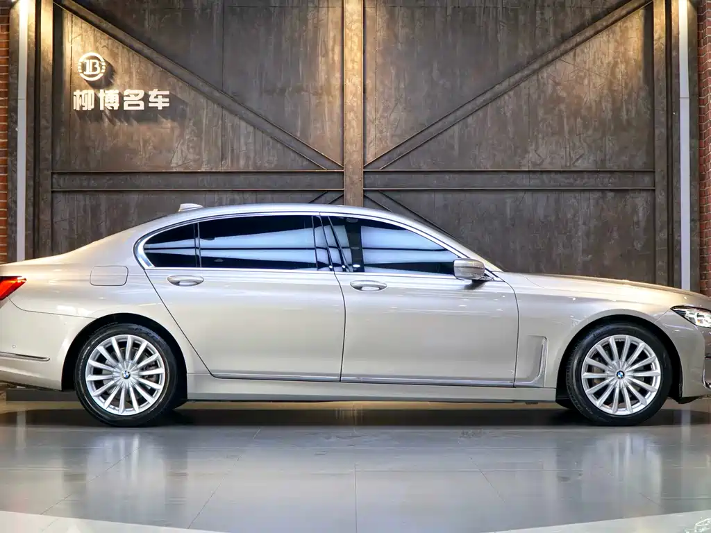 BMW 7 Series 2021 730Li Luxury Package