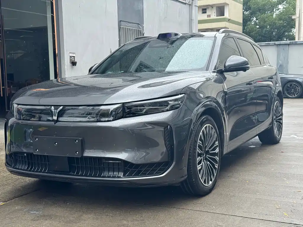 FREE+ All-Wheel Drive (AWD) Qiankun Edition
