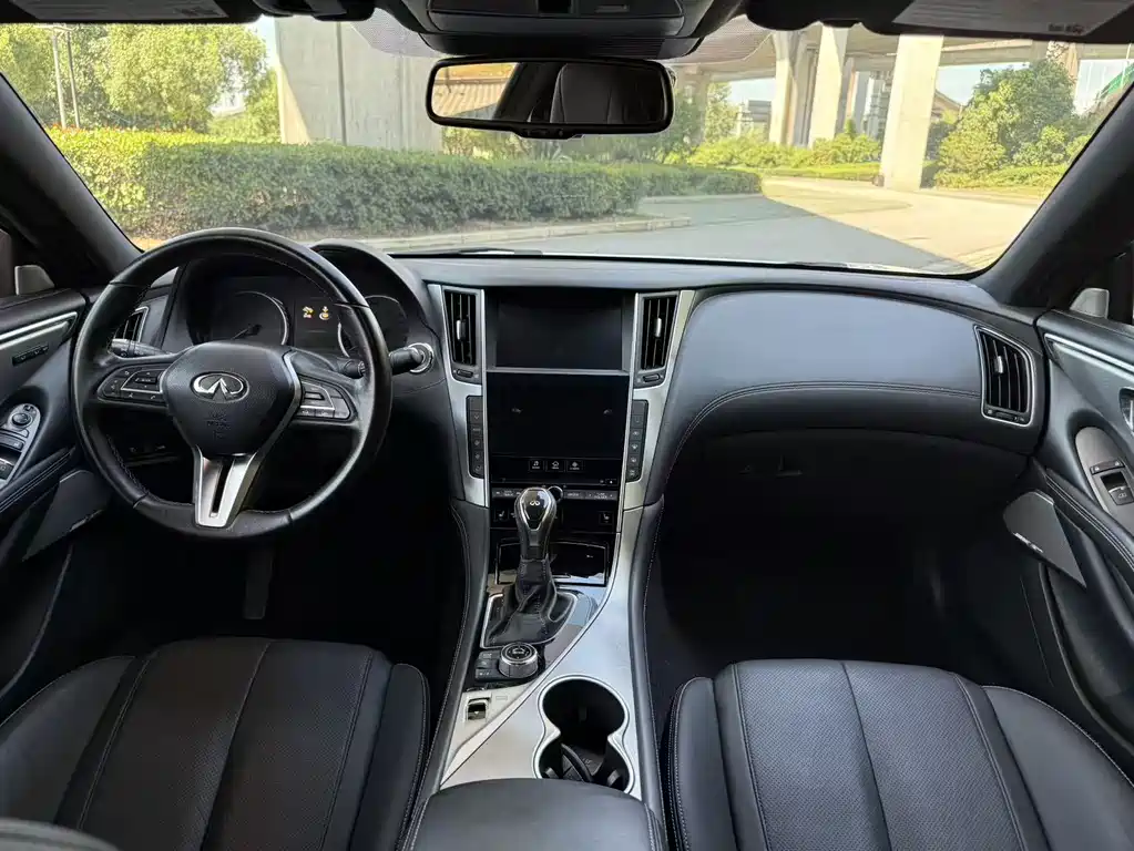 Infiniti Q60 2017 2.0T Luxury Edition