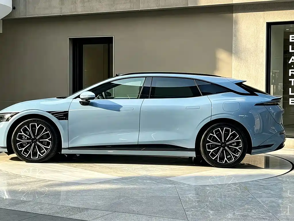 Jizhe 007 GT 2025 Edition Four-Wheel Drive Intelligent Driving Version 75kWh