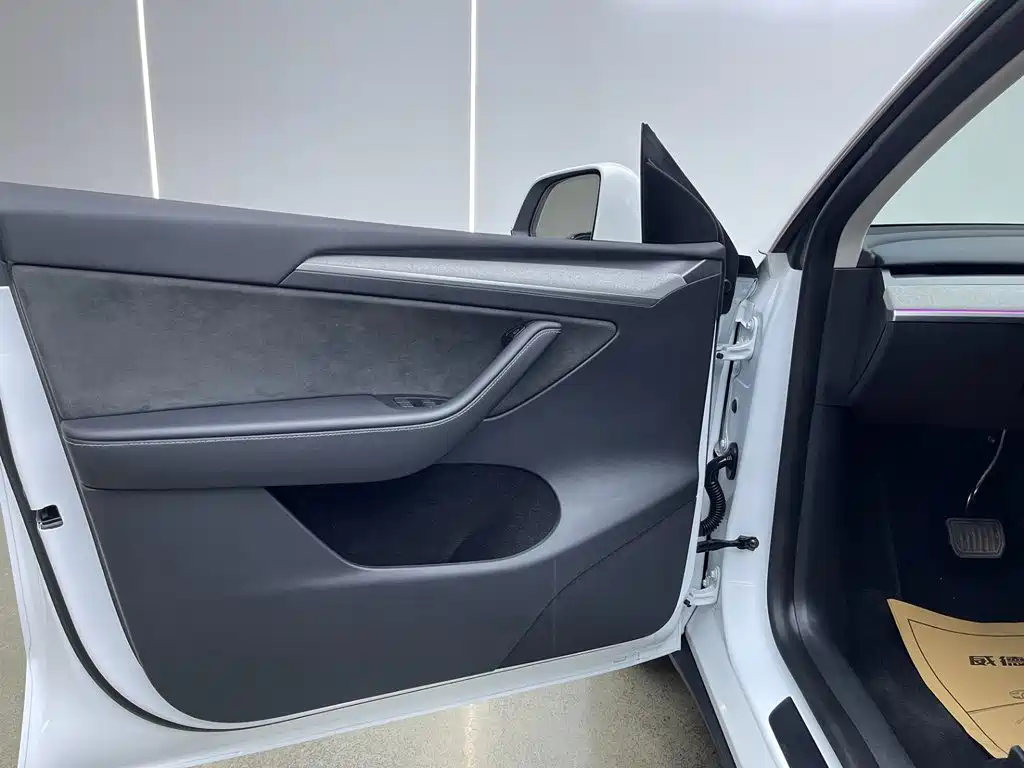 Model Y 2024 Rear-Wheel Drive Edition