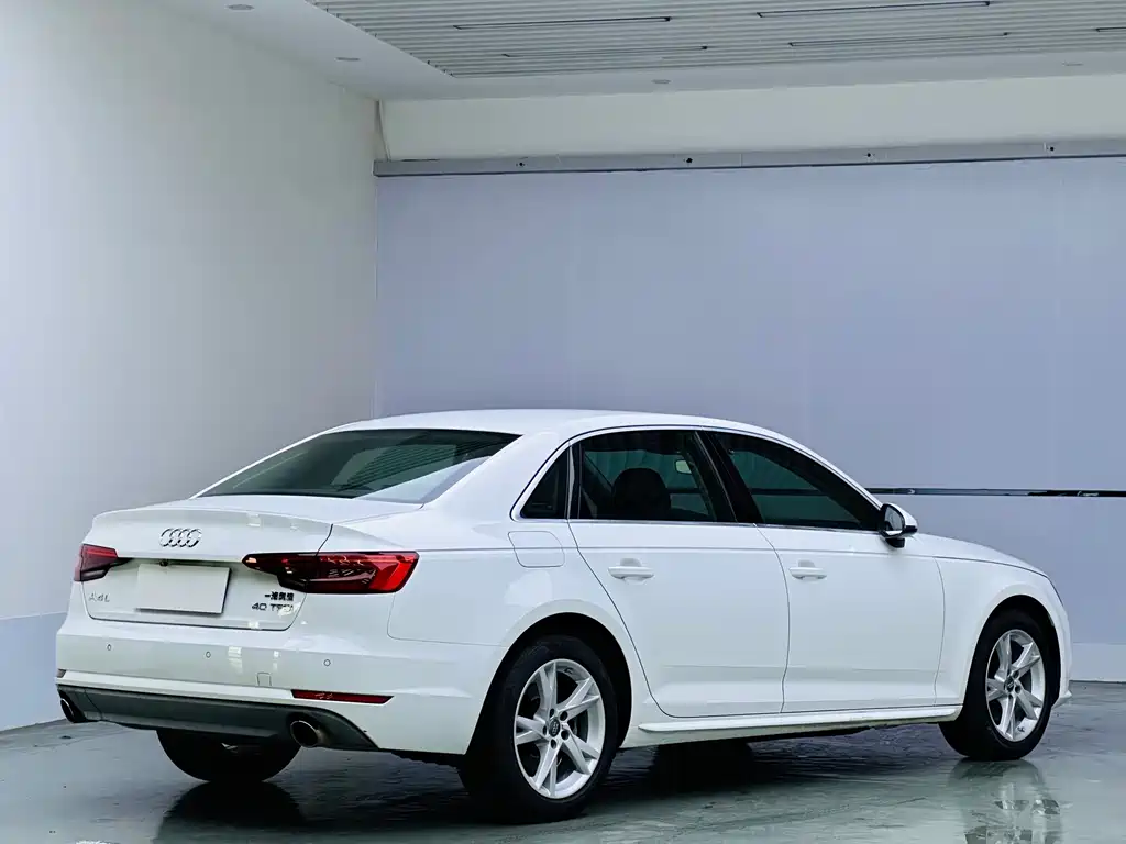 Audi A4L 2017 40 TFSI Progressive Edition