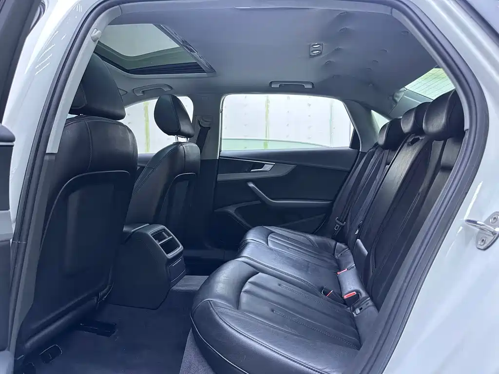 Audi A4L 2017 40 TFSI Progressive Edition