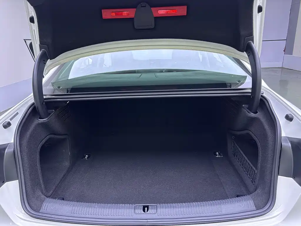 Audi A4L 2017 40 TFSI Progressive Edition