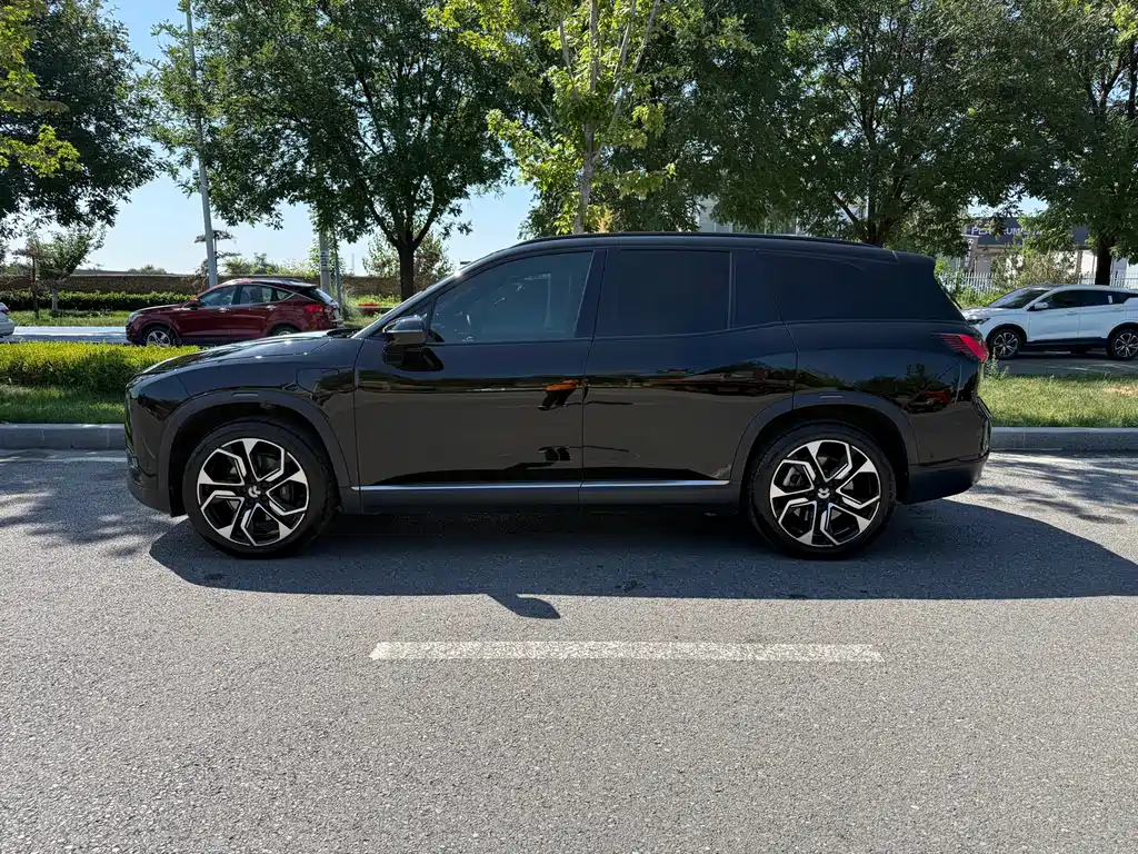 NIO ES8 2020 Model 415KM Signature Edition Six-Seater