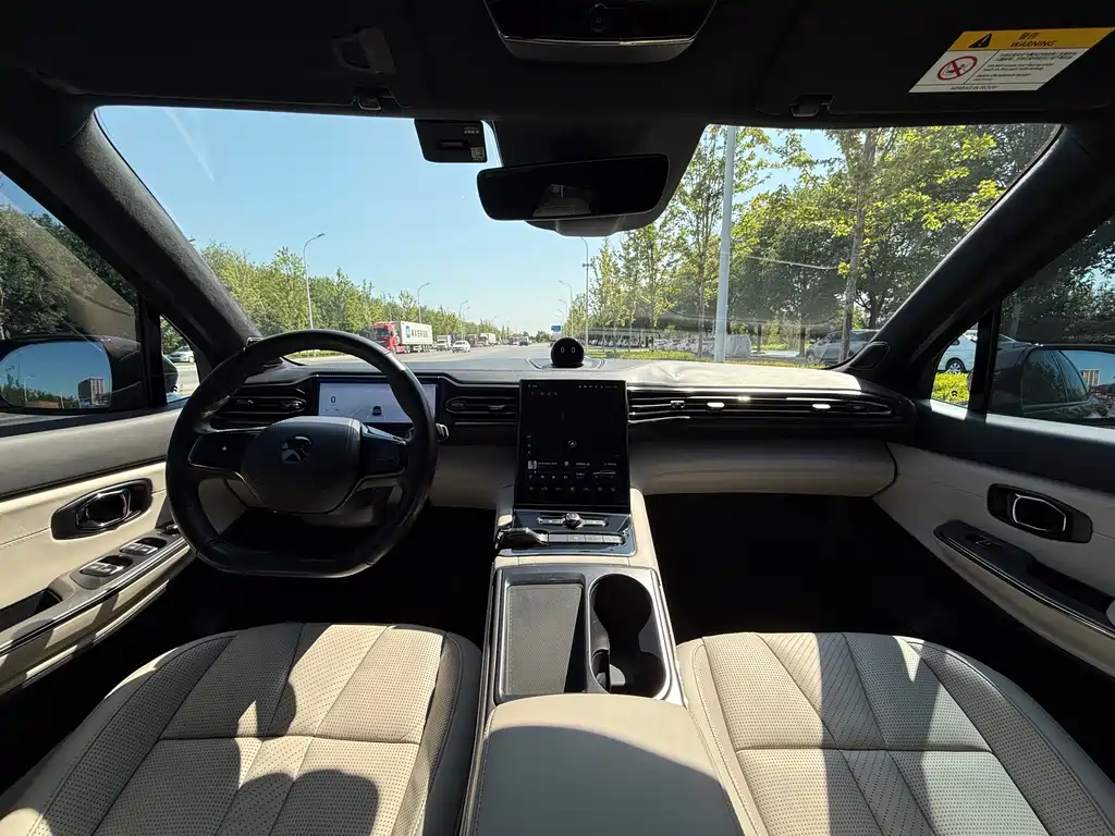 NIO ES8 2020 Model 415KM Signature Edition Six-Seater