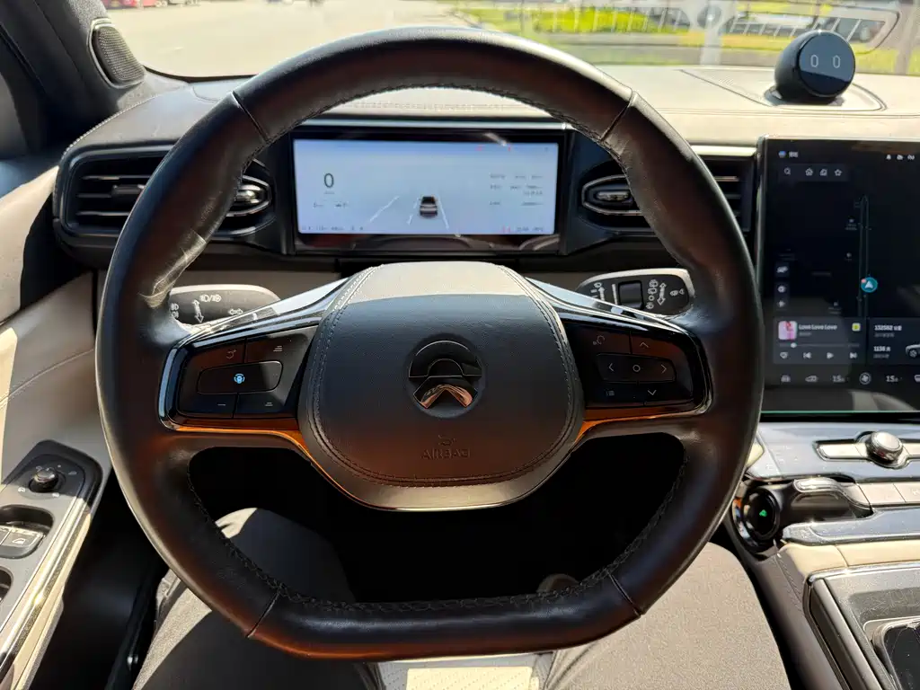 NIO ES8 2020 Model 415KM Signature Edition Six-Seater