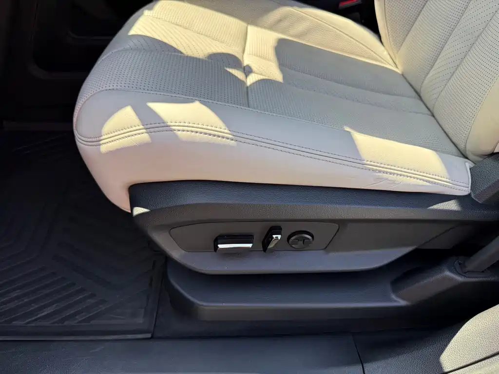 NIO ES8 2020 Model 415KM Signature Edition Six-Seater