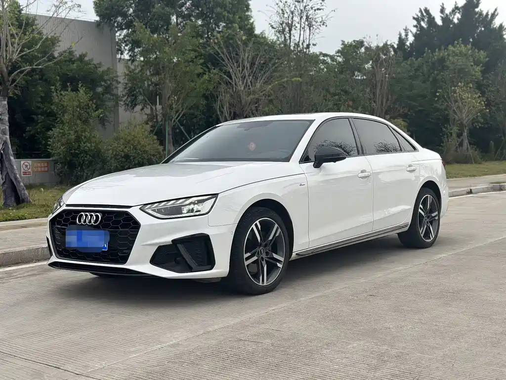 Audi A4L 2022 40 TFSI Fashion Dynamic Edition