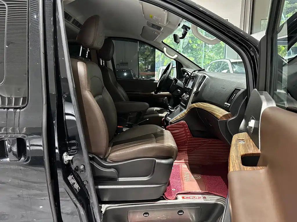 D-Max 2021 2.0L Manual Luxury 7-seater