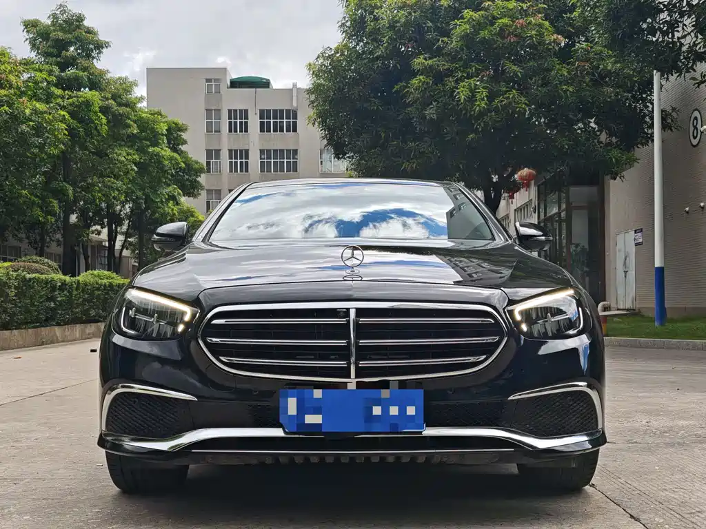 Mercedes-Benz E-Class 2023 E 300 L Fashion Edition