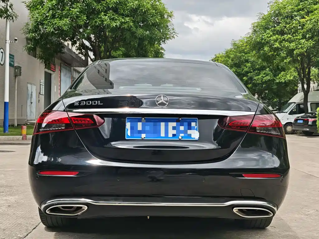 Mercedes-Benz E-Class 2023 E 300 L Fashion Edition