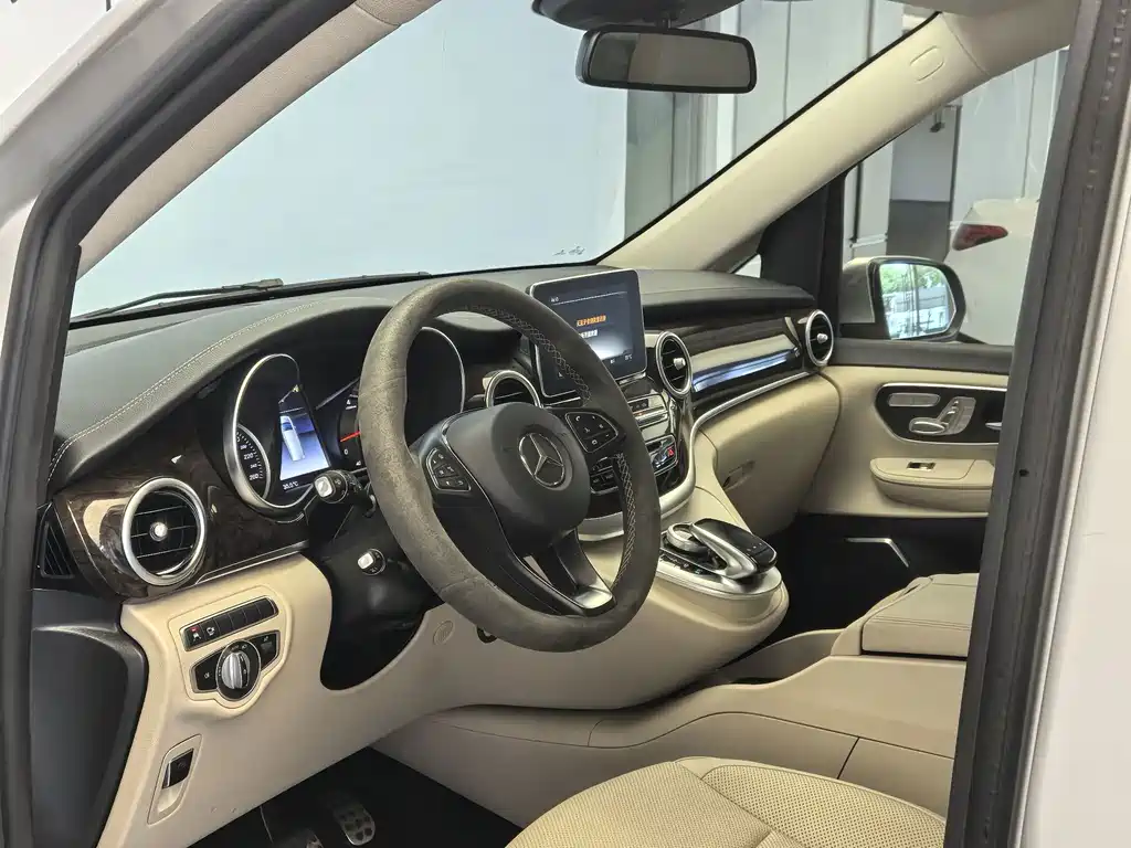 Mercedes-Benz V-Class 2018 V 260 Luxury Edition Euro VI