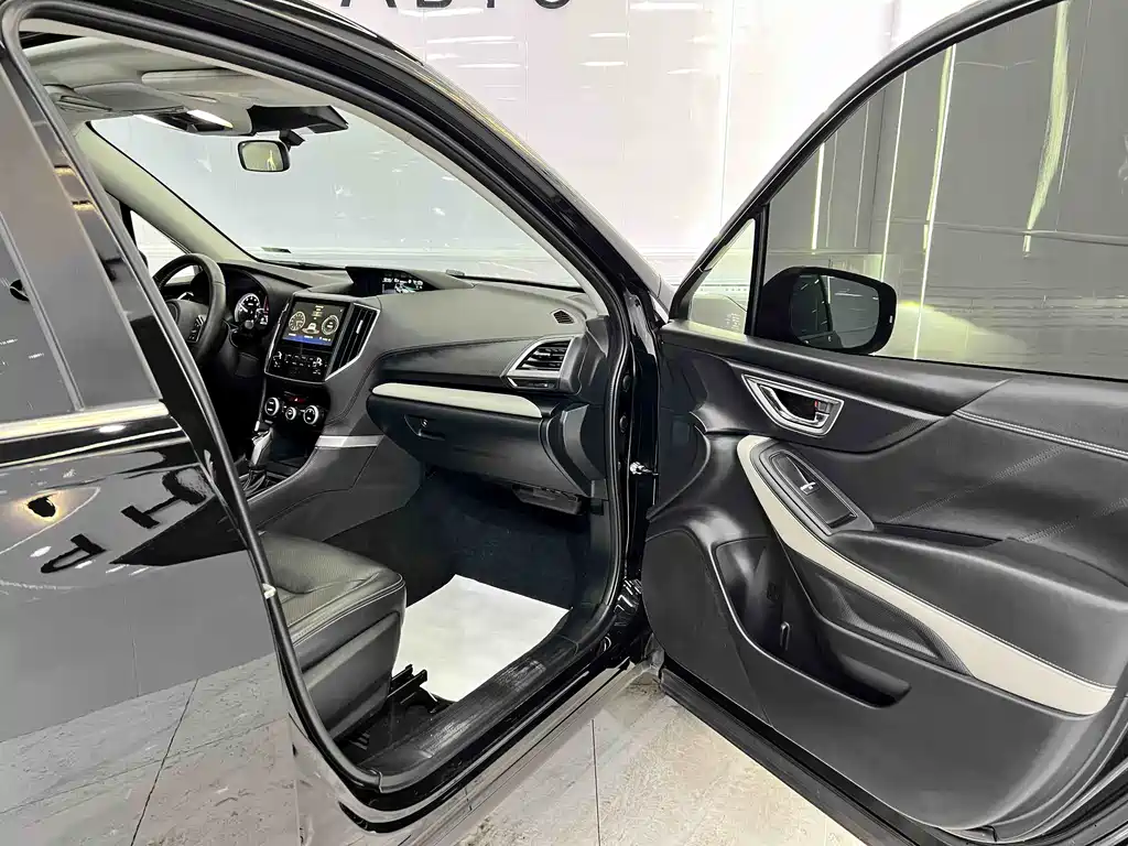 Forester 2022 2.0i AWD Luxury Edition EyeSight