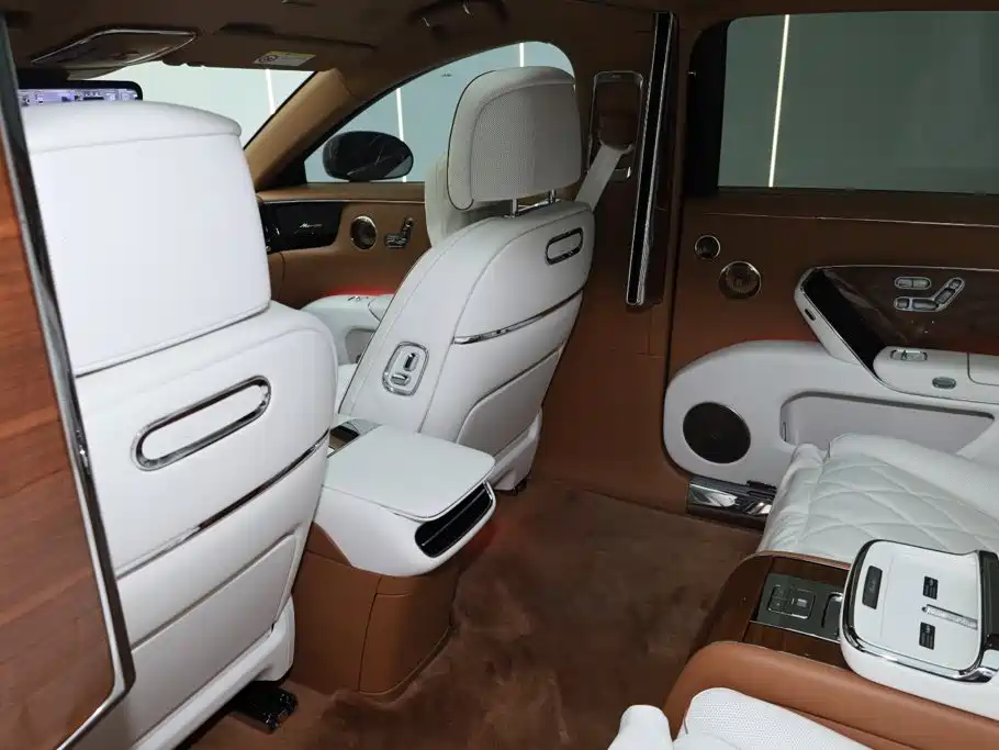 尊界S800 2025 Edition Range-Extended Starlight Executive Version 4-Seater (192-line LiDAR)