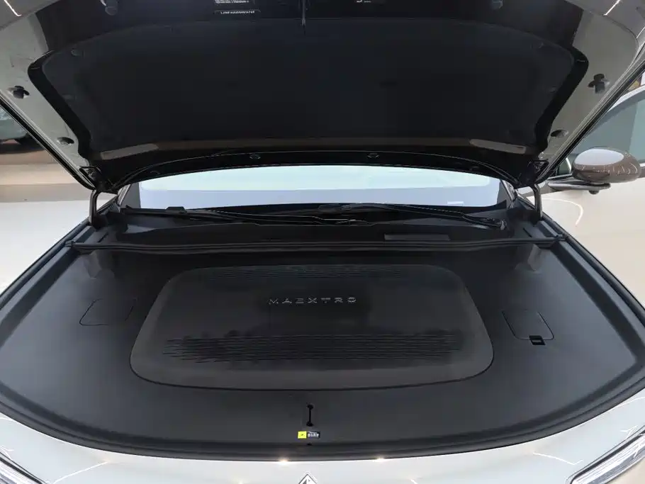 尊界S800 2025 Edition Range-Extended Starlight Executive Version 4-Seater (192-line LiDAR)