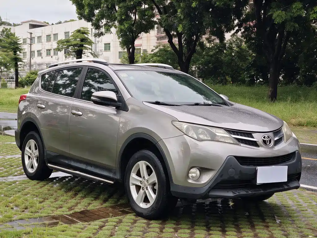 RAV4 2013 New Rugged Edition 2.0L CVT 4WD
