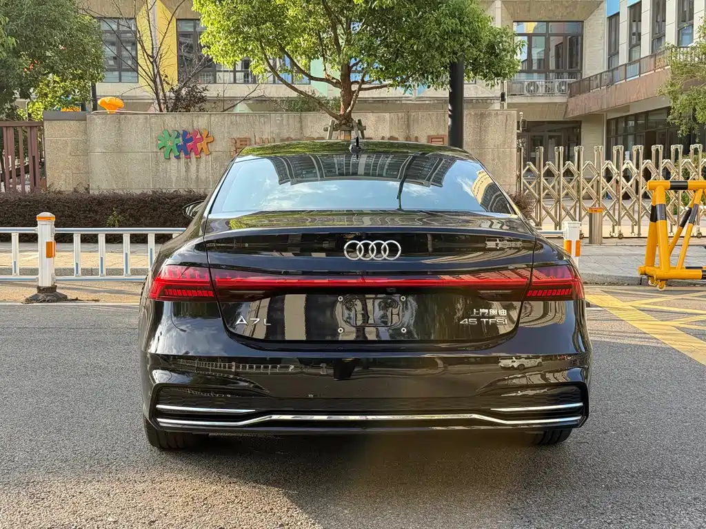 Audi A7L 2024 45TFSI S-line Zhumeng Edition Liucheng Package