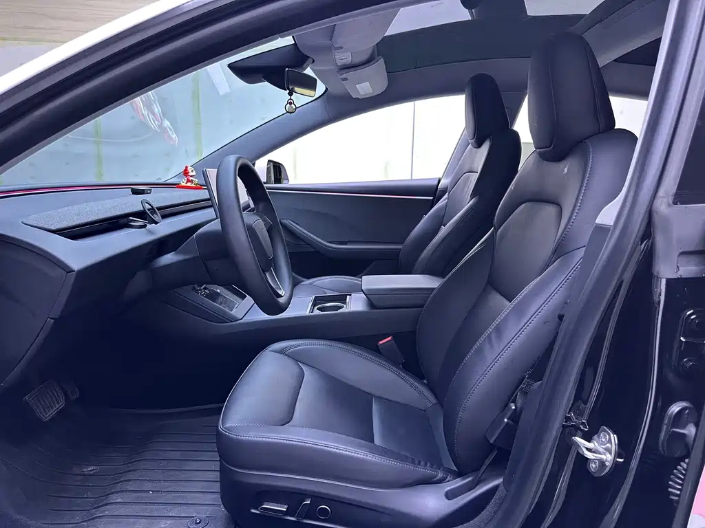 Model 3 Rear-Wheel Drive 2023