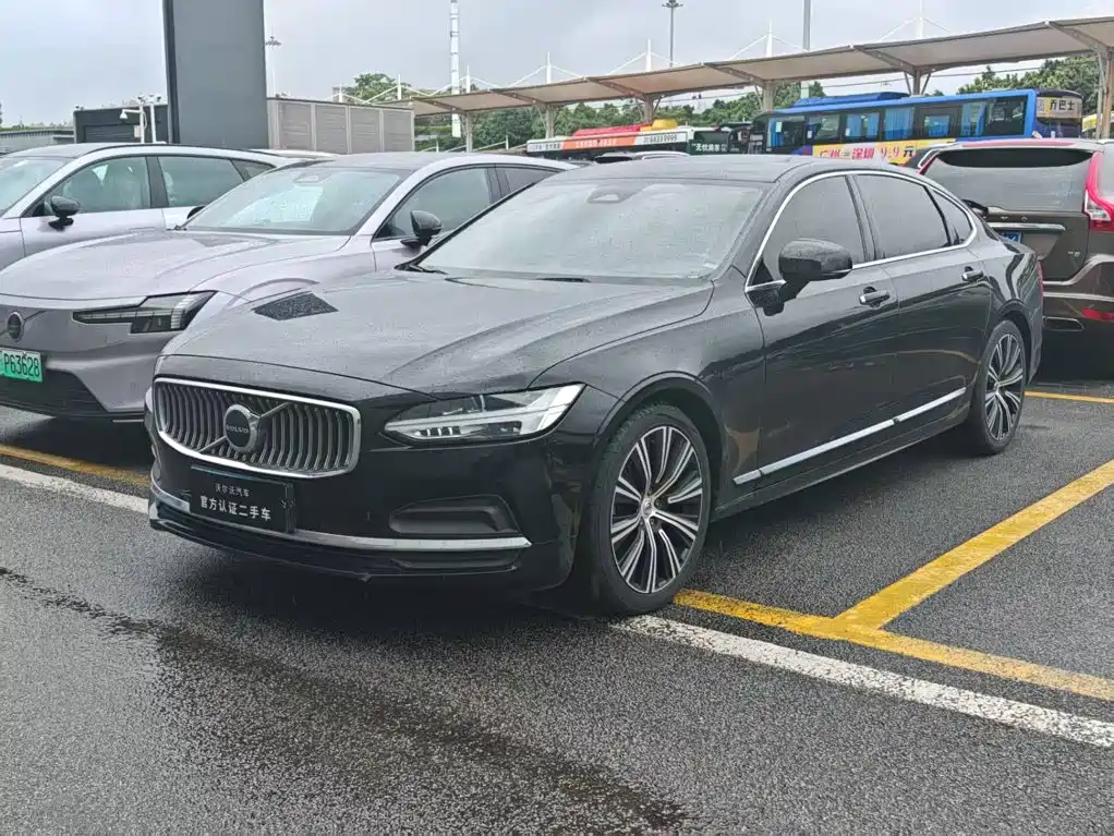 Volvo S90 2023 B5 Intelligent Distance Luxury Edition