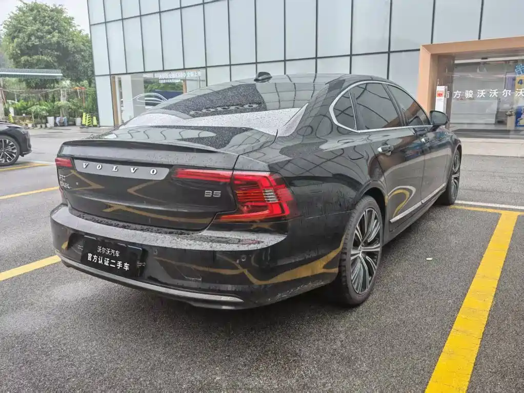 Volvo S90 2023 B5 Intelligent Distance Luxury Edition