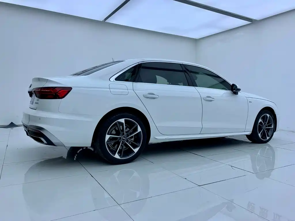 Audi A4L 2023 40 TFSI Fashion Dynamic Edition