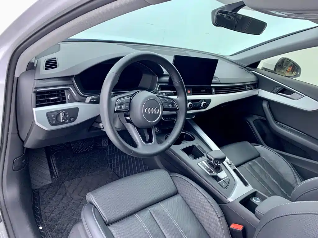 Audi A4L 2023 40 TFSI Fashion Dynamic Edition
