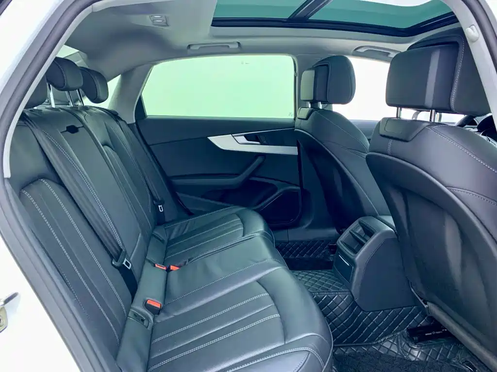 Audi A4L 2023 40 TFSI Fashion Dynamic Edition