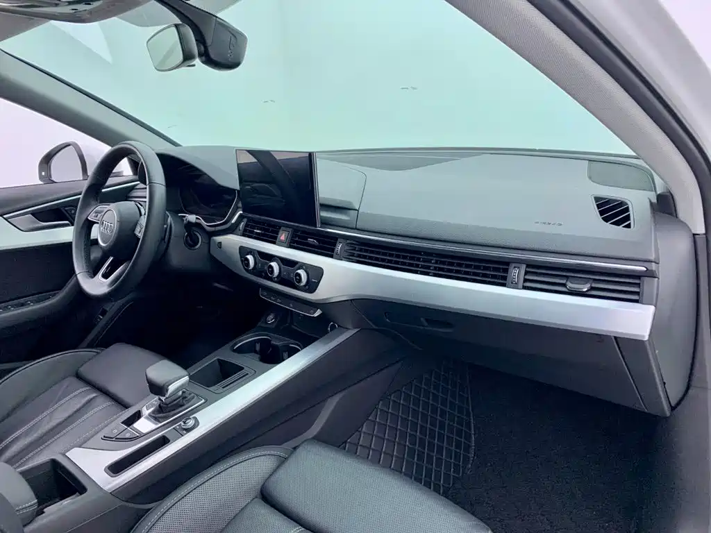 Audi A4L 2023 40 TFSI Fashion Dynamic Edition