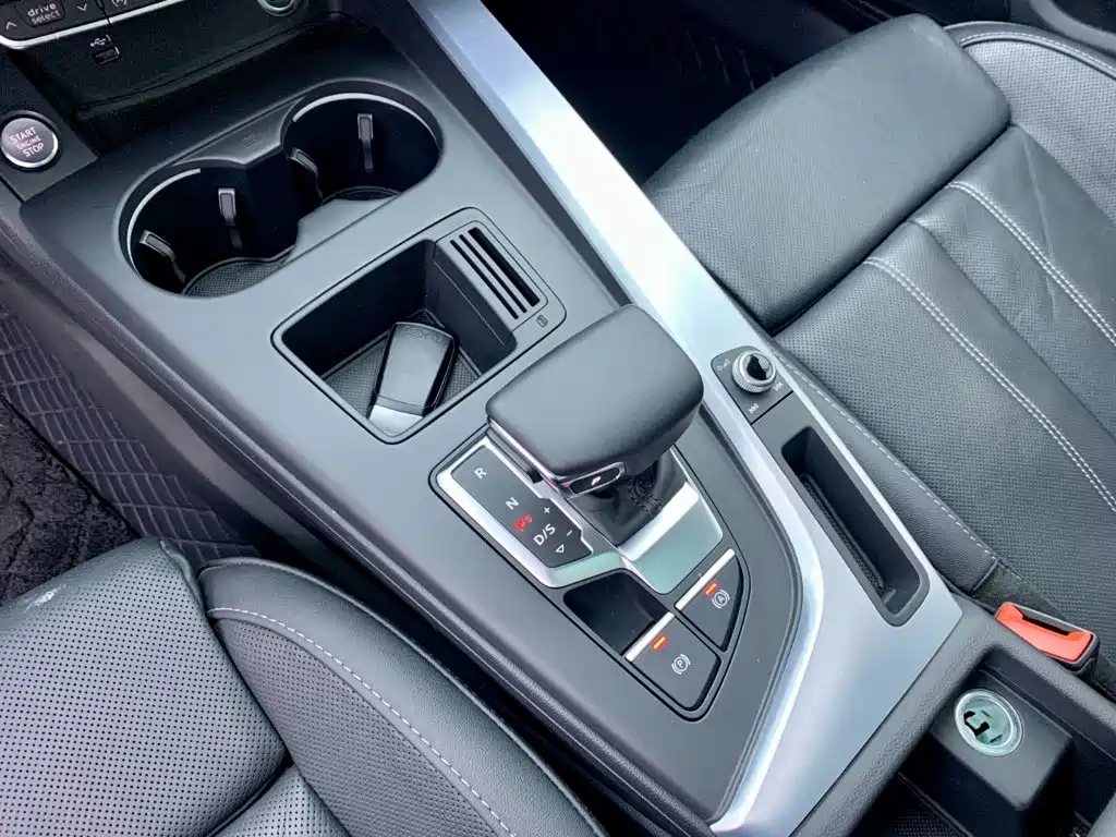 Audi A4L 2023 40 TFSI Fashion Dynamic Edition