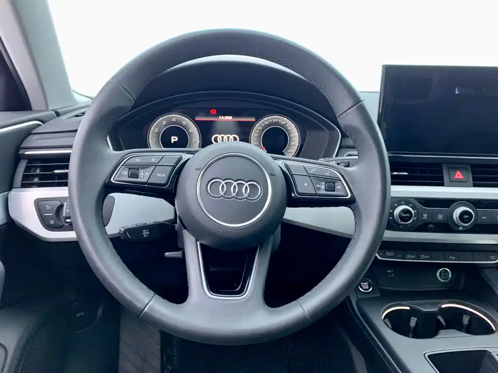 Audi A4L 2023 40 TFSI Fashion Dynamic Edition