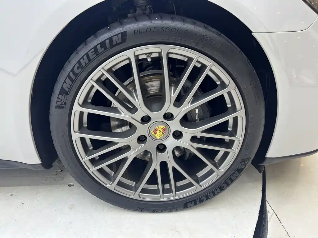 Panamera 2023 Facelift 4 Executive Long Platinum Edition 2.9T