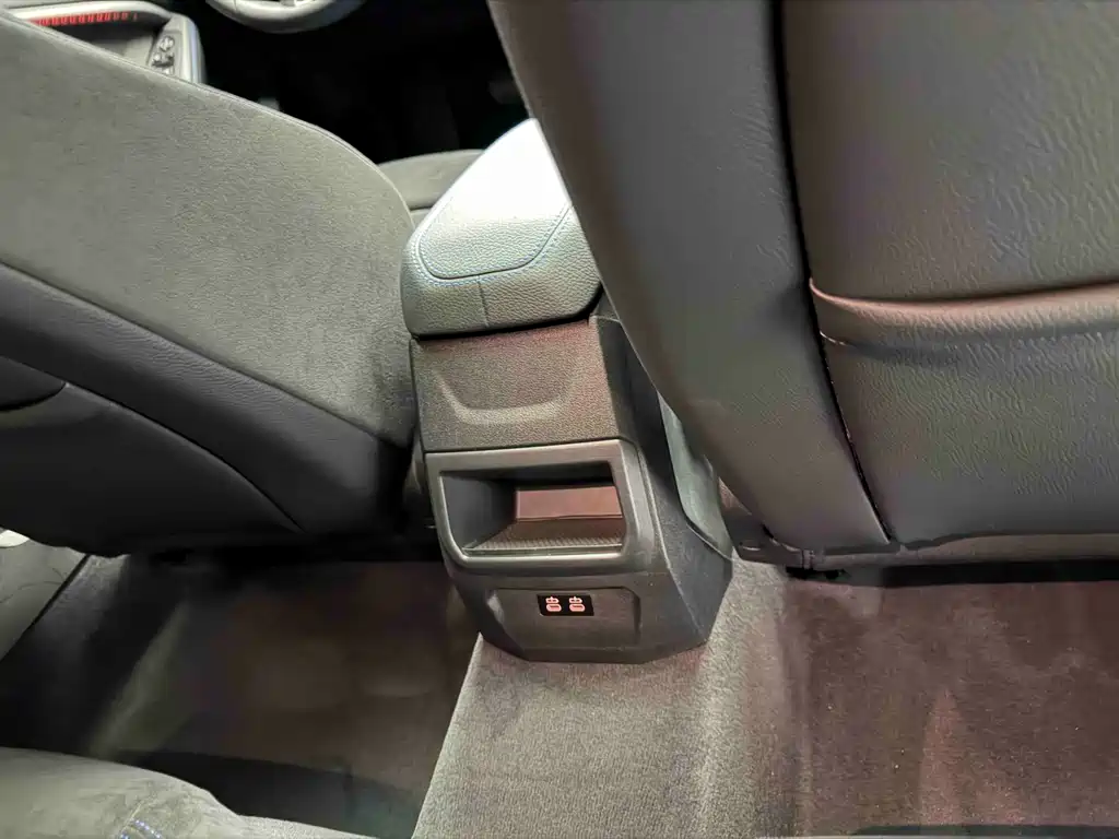 BMW 2 Series (Import) 2023 Model, Facelift 225i 4-Door Coupé M Sport曜夜 Package