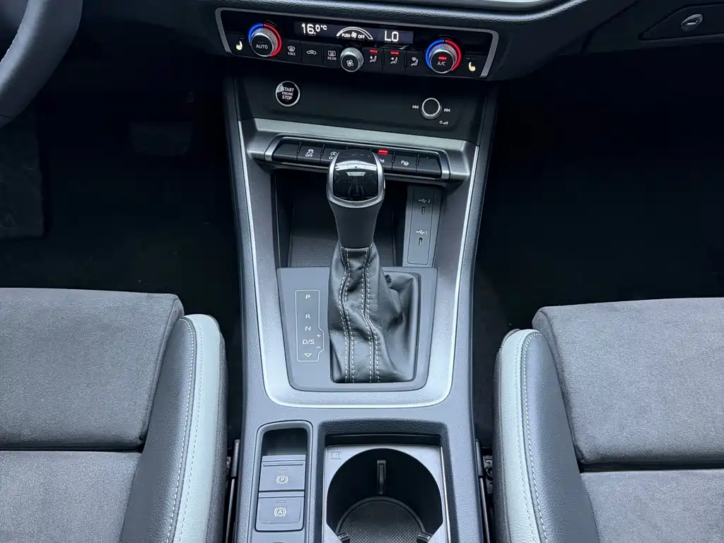 Audi Q3 2023 35 TFSI Sporty Dynamic Edition (1.4T)