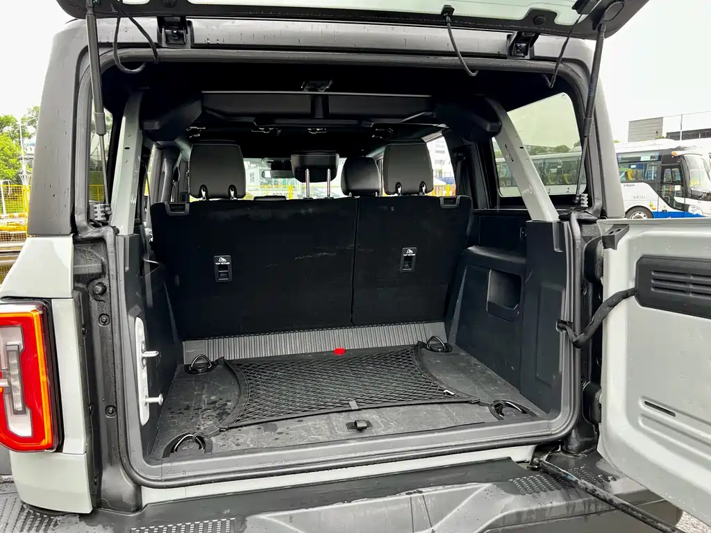 Ford Bronco 2024 2.3T Matte Black