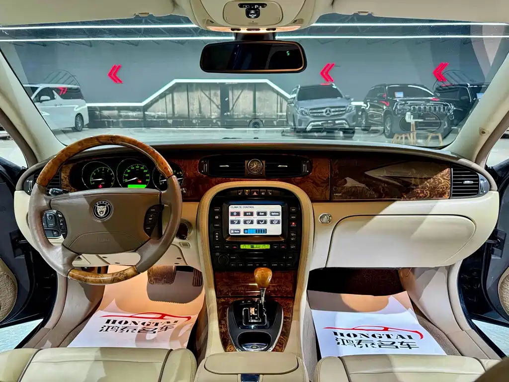 Jaguar XJ 2007 XJ8L 4.2 Royal Extended Edition