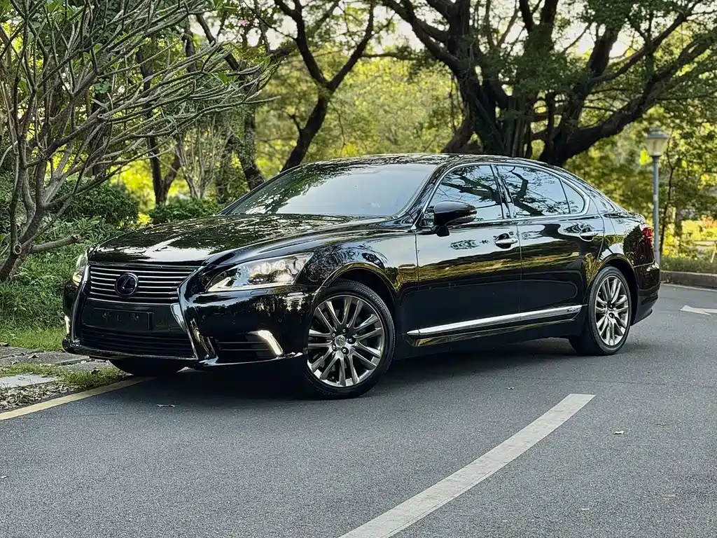 Lexus LS 2014 600hL