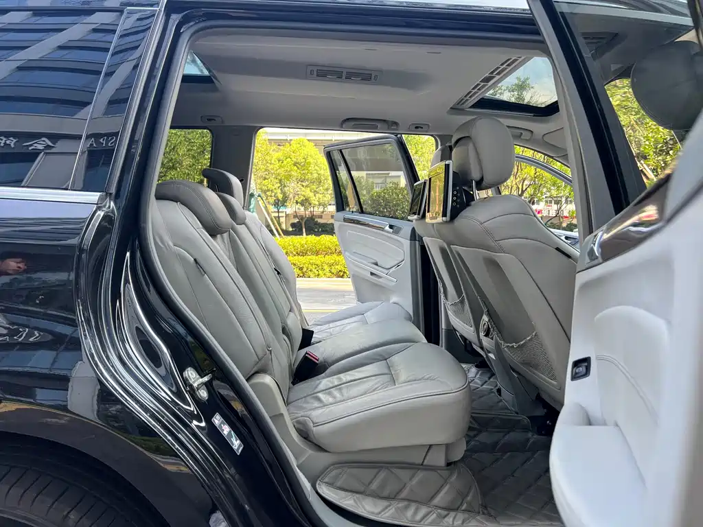Mercedes GL Class 2011 GL 450 4MATIC Premium Edition