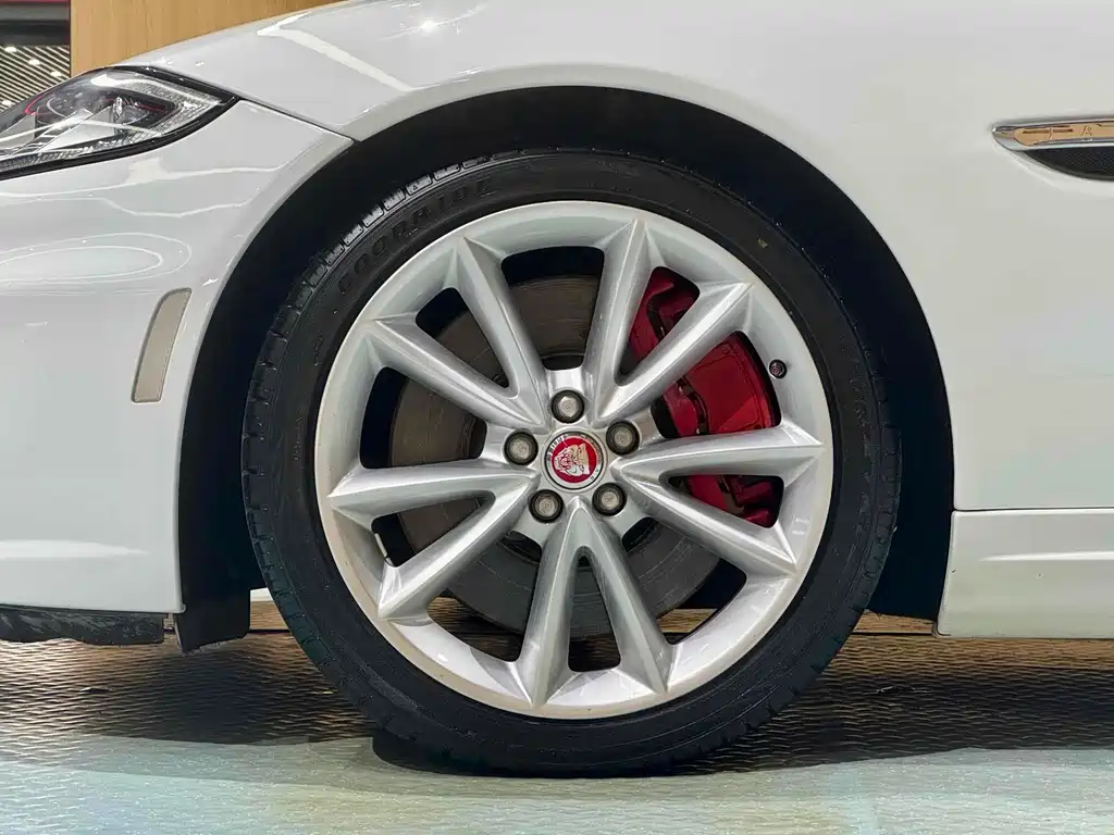Jaguar XK 2012 XKR 5.0L Supercharged Hardtop