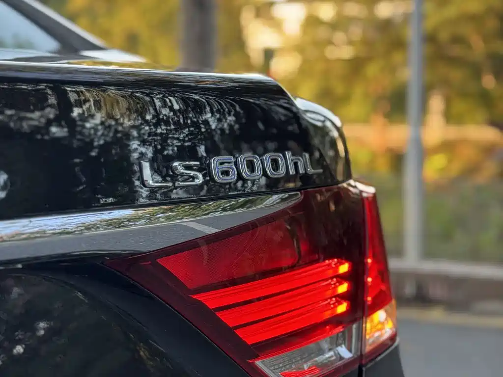 Lexus LS 2014 600hL