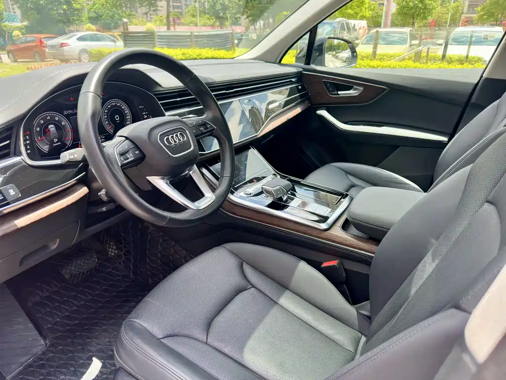 Audi Q7 2023 45 TFSI quattro S line Sport Edition